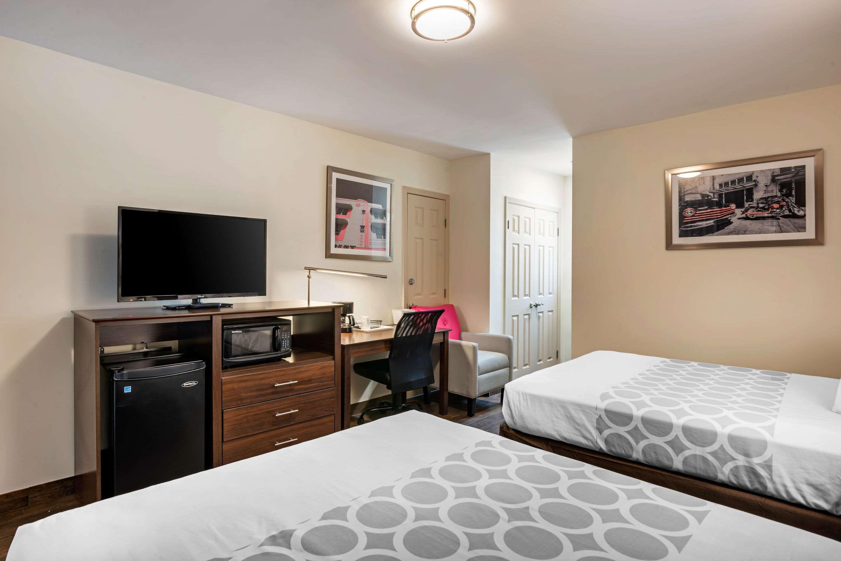 Downtown Hollywood Gardens Inn & Suites Esterno foto