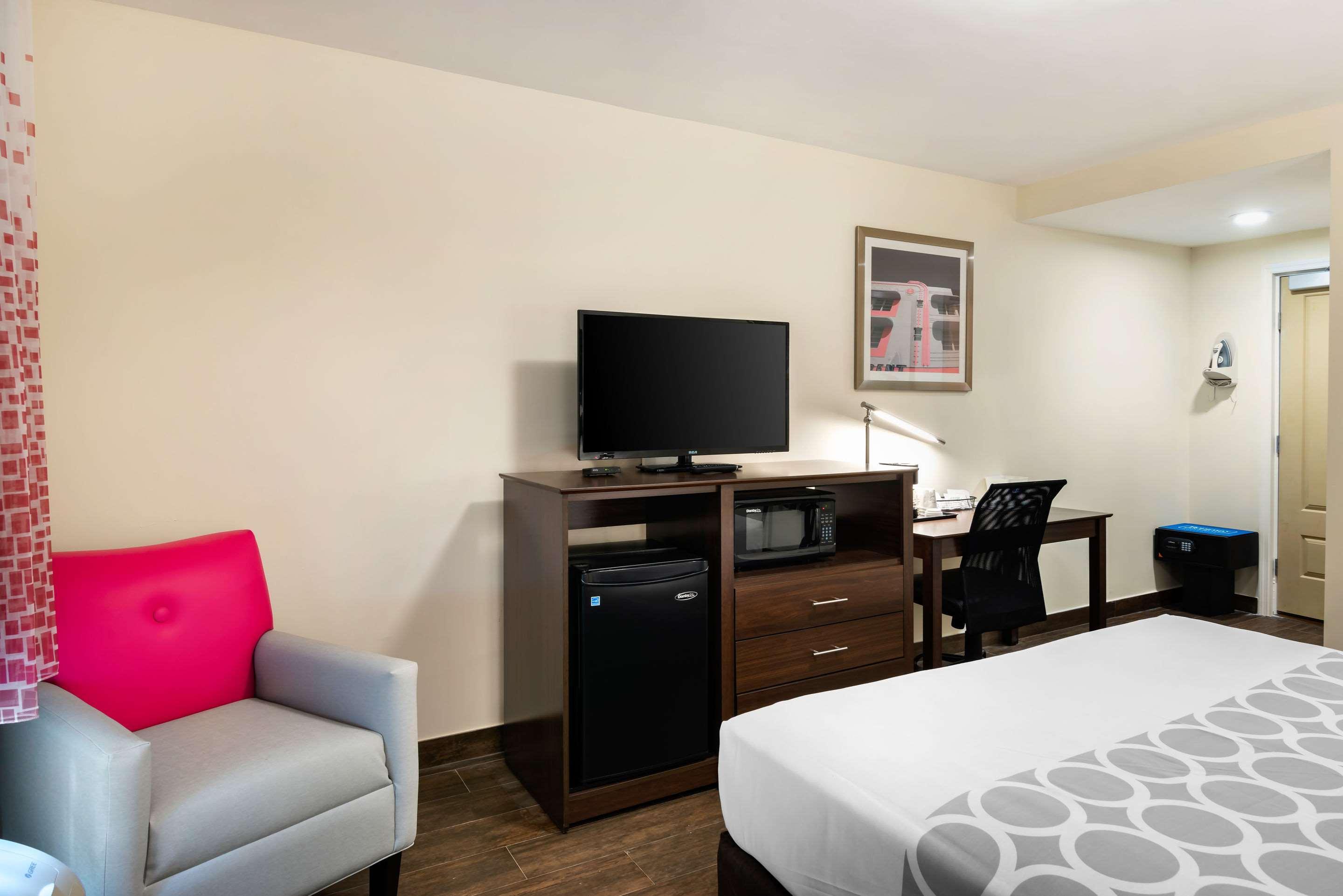 Downtown Hollywood Gardens Inn & Suites Esterno foto