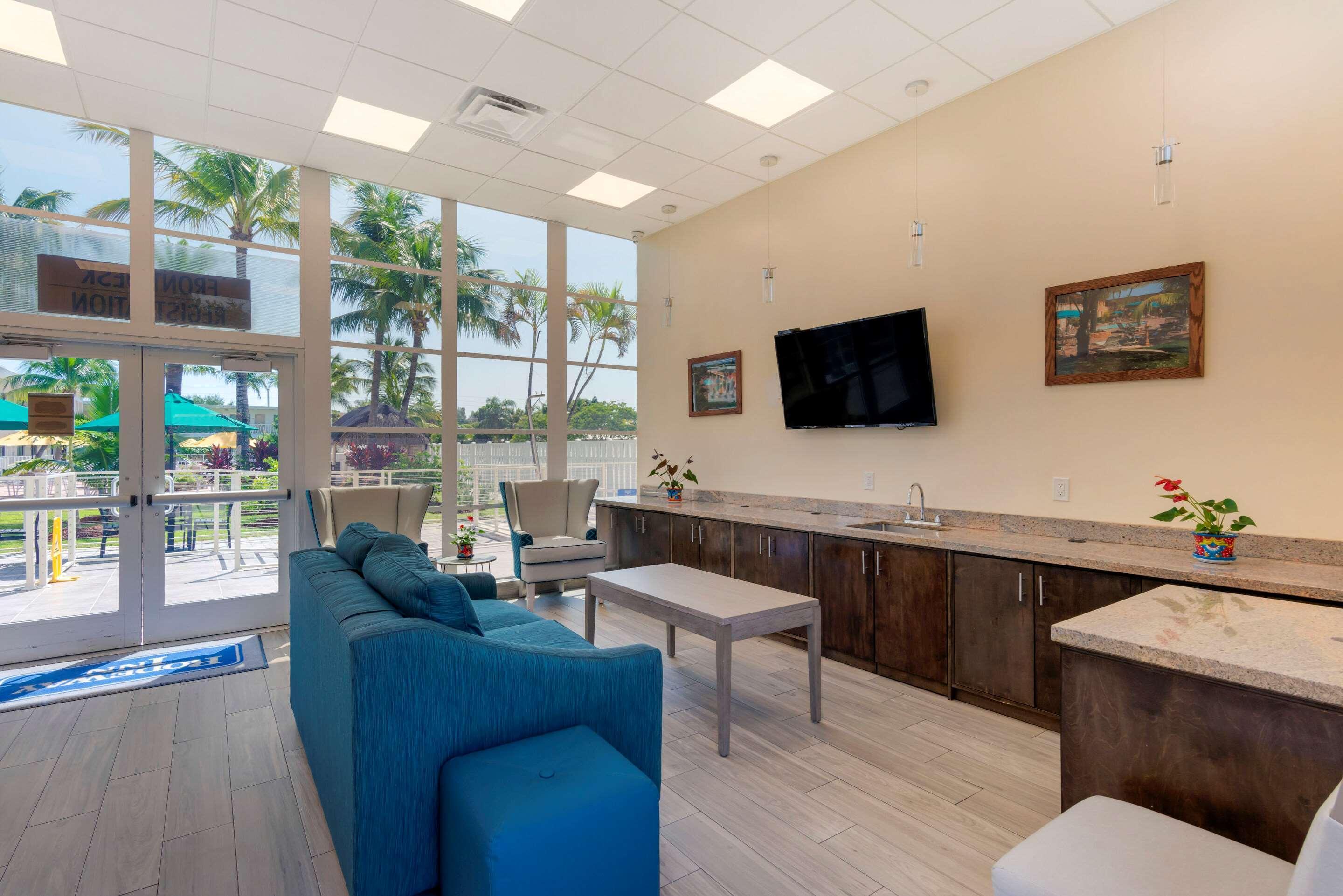 Downtown Hollywood Gardens Inn & Suites Esterno foto