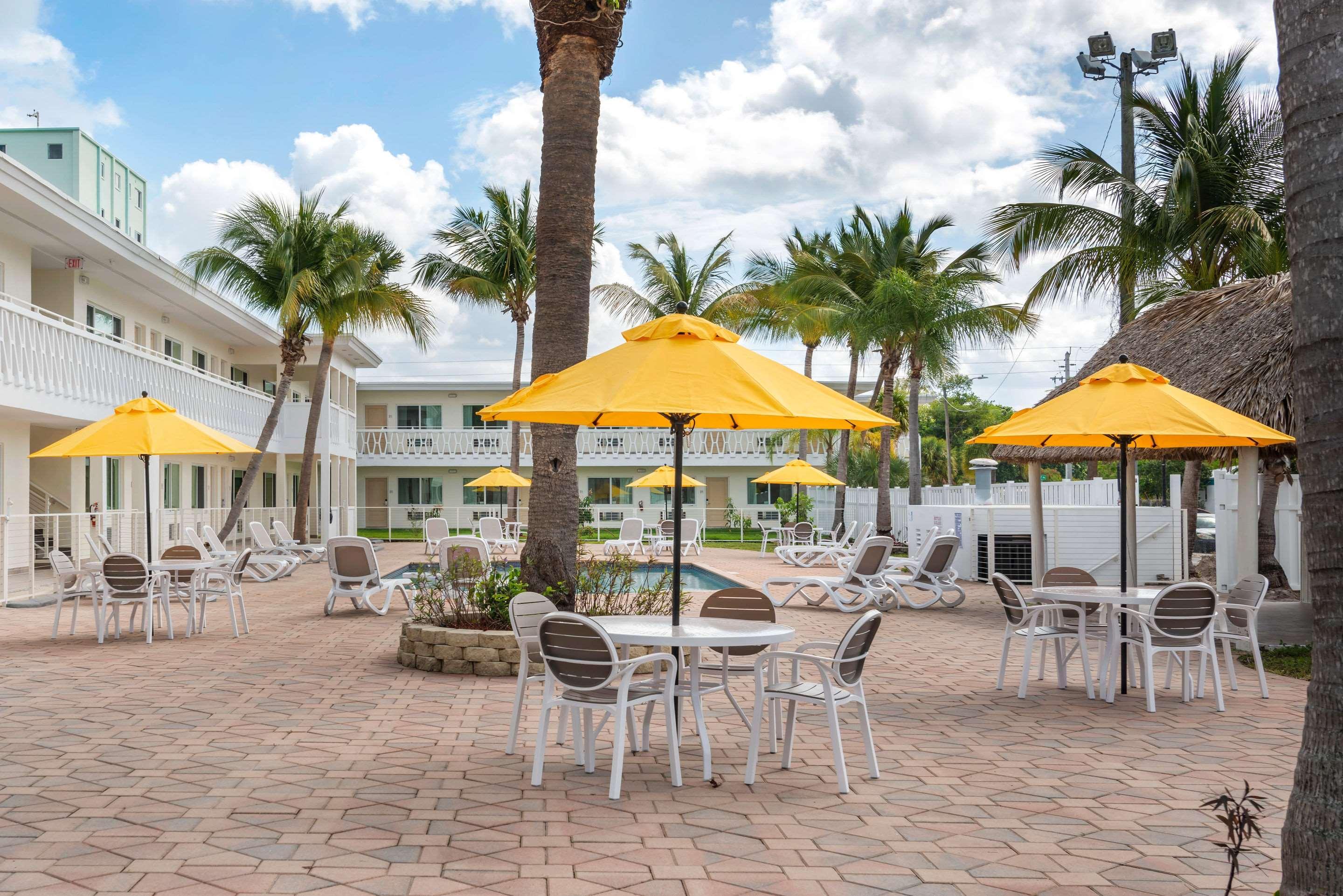 Downtown Hollywood Gardens Inn & Suites Esterno foto