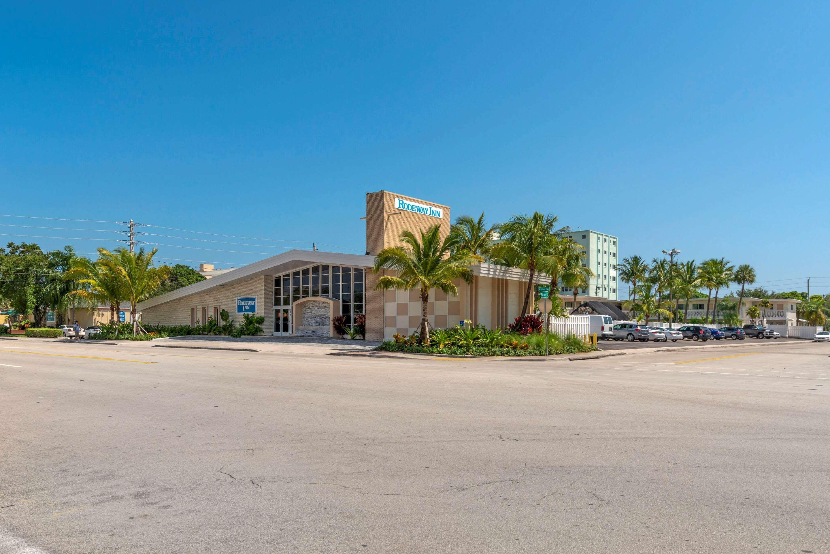 Downtown Hollywood Gardens Inn & Suites Esterno foto
