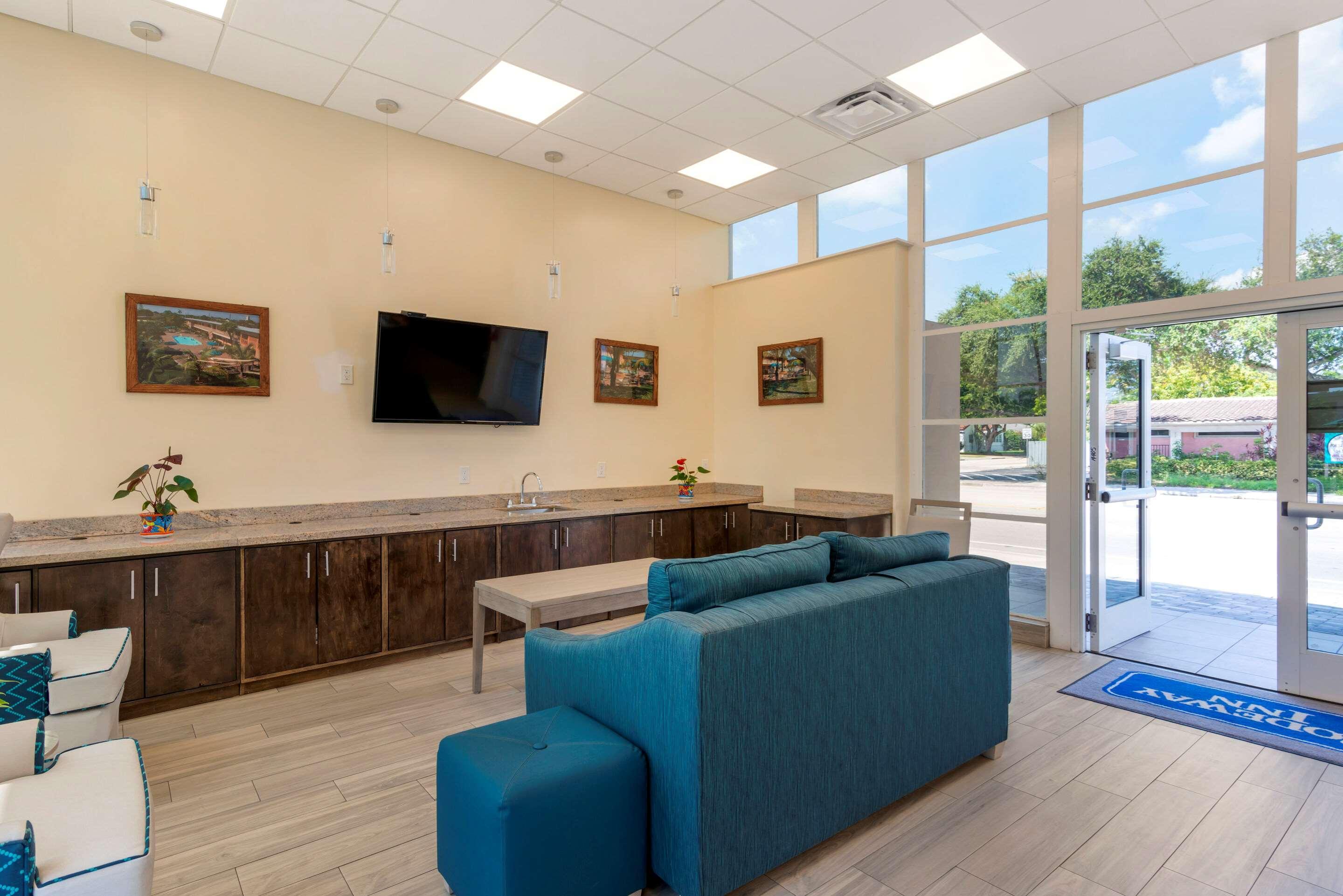 Downtown Hollywood Gardens Inn & Suites Esterno foto
