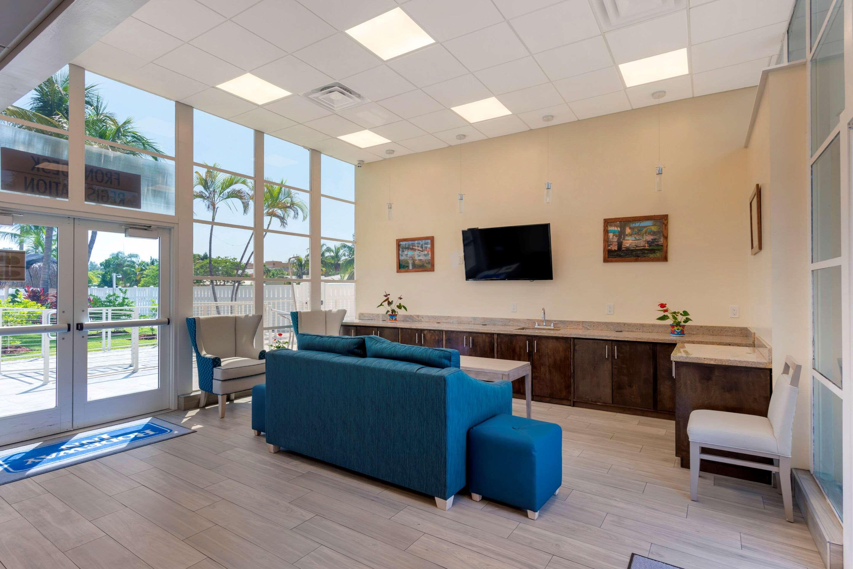 Downtown Hollywood Gardens Inn & Suites Esterno foto