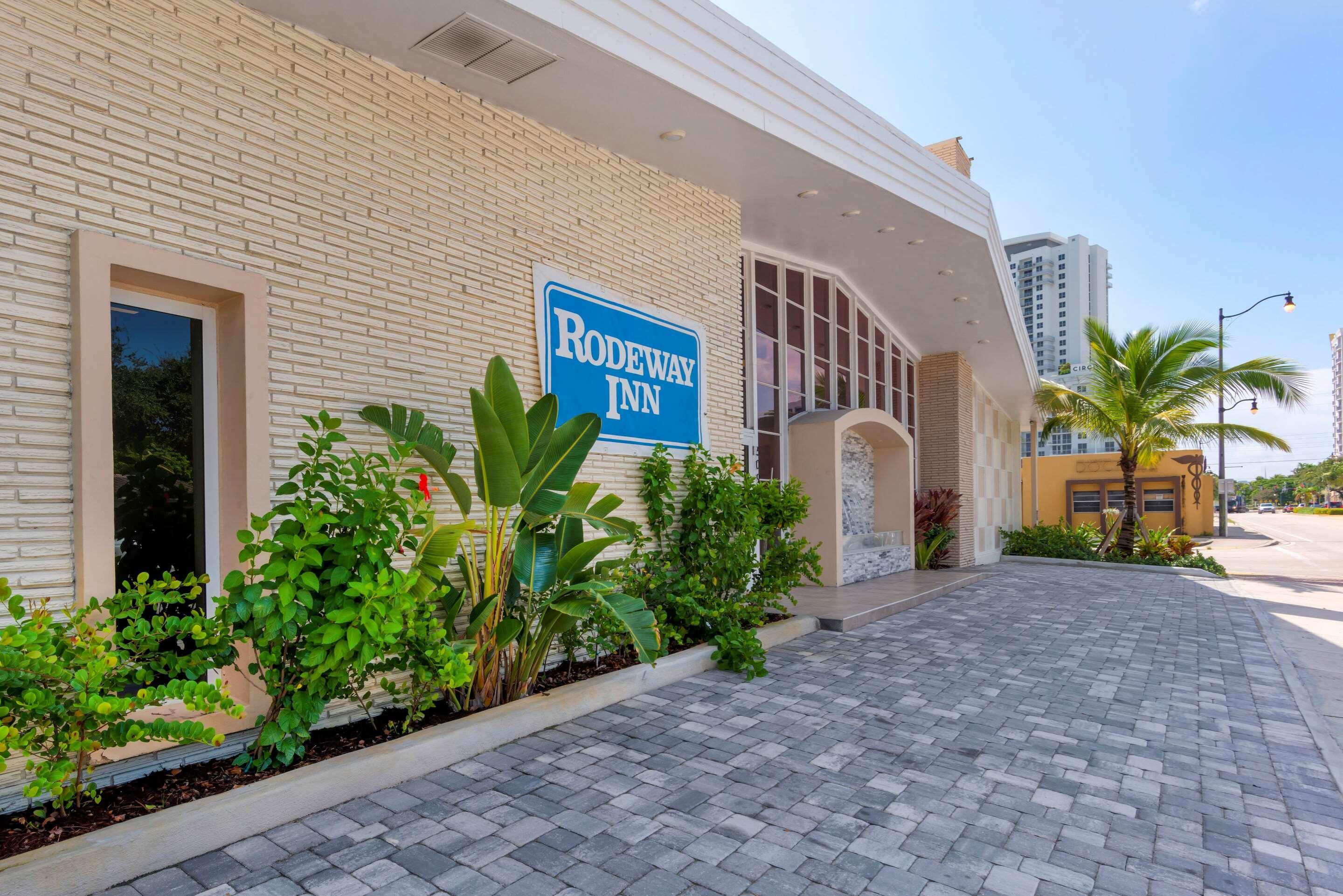 Downtown Hollywood Gardens Inn & Suites Esterno foto
