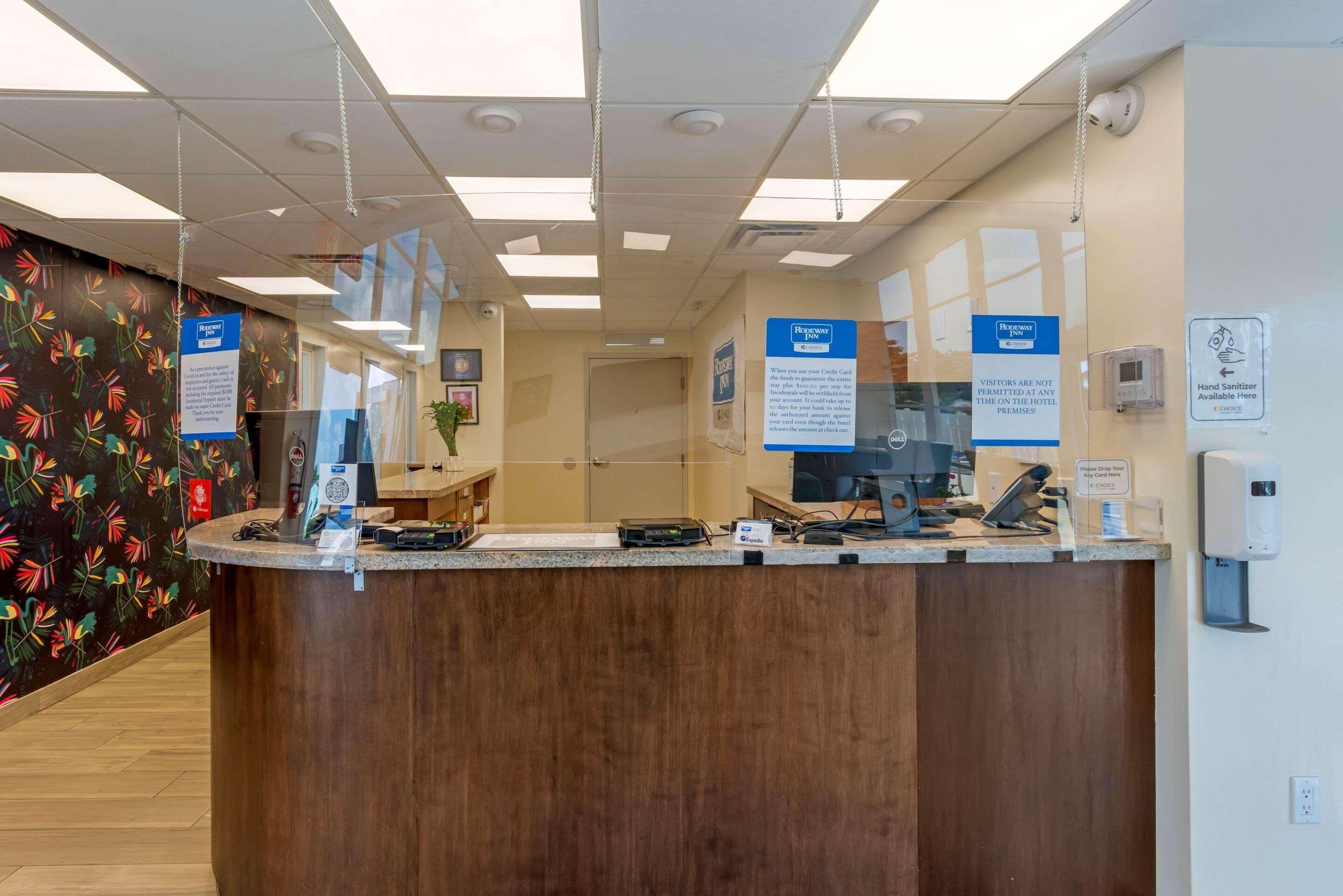 Downtown Hollywood Gardens Inn & Suites Esterno foto