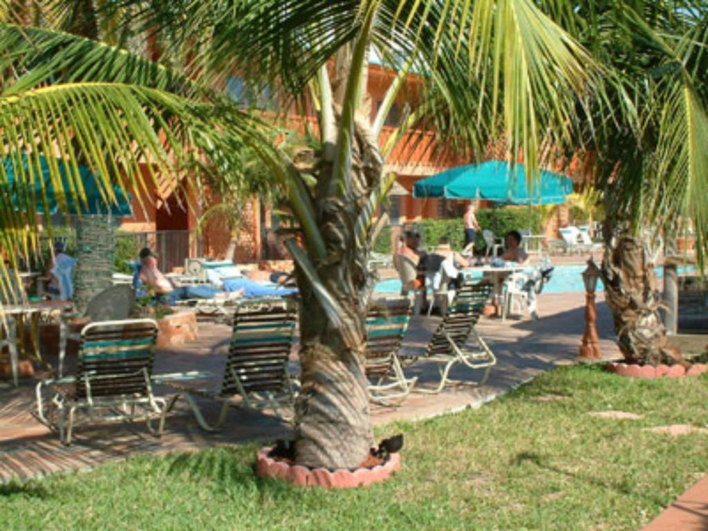 Downtown Hollywood Gardens Inn & Suites Esterno foto