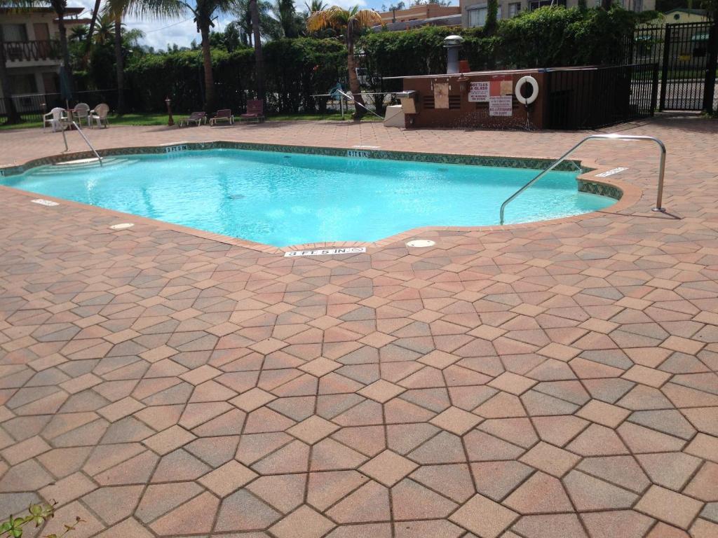Downtown Hollywood Gardens Inn & Suites Esterno foto