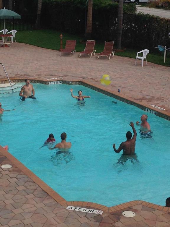 Downtown Hollywood Gardens Inn & Suites Esterno foto