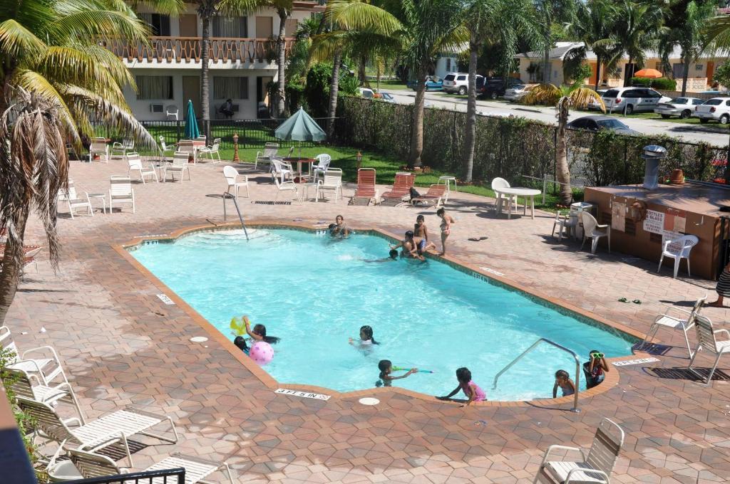 Downtown Hollywood Gardens Inn & Suites Esterno foto
